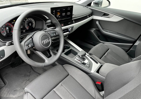 Audi A4 cena 171318 przebieg: 8, rok produkcji 2024 z Pasym małe 326